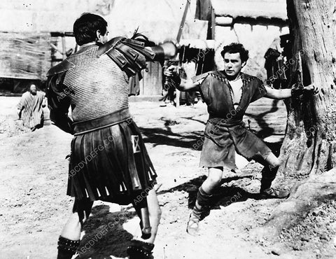 Victor Mature Richard Burton sword fight film The Robe 2071a-12