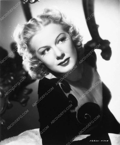 Betty Hutton portrait 2093b-17