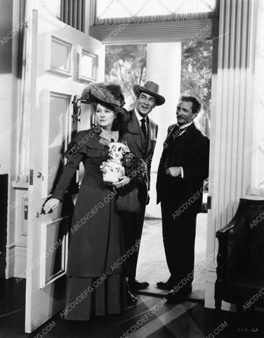 Walter Pidgeon Greer Garson Felix Bressart film Blossoms in the Dust 2093b-32