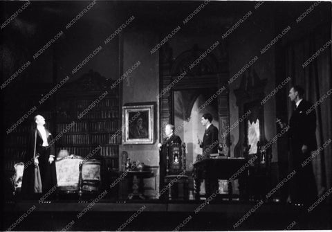 Bela Lugosi as Dracula on stage production 2100-11