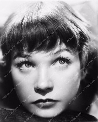 Shirley MacLaine portrait 2108-29