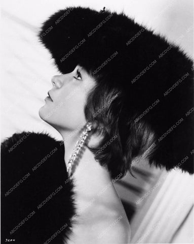 Shirley MacLaine portrait 2108-32