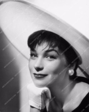 Shirley MacLaine portrait 2109-13