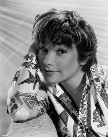 Shirley MacLaine portrait 2109-20