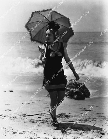Alice Faye in old time swimsuit film Little Old New York 2121-32
