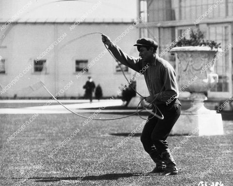 Will Rogers practicing his rope tricks at 20th Century Fox Studios 2122-28