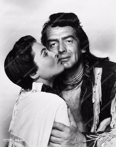 Suzan Ball Victor Mature western film Chief Crazy Horse 2126-32