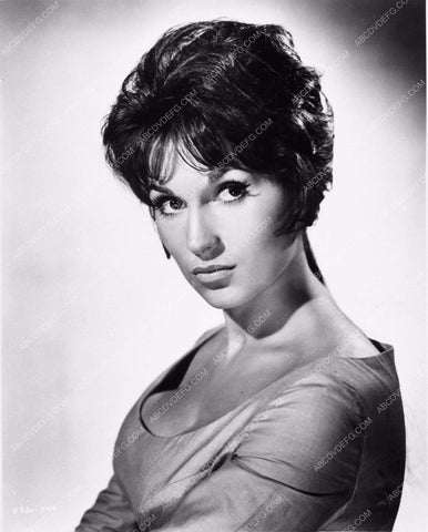 beautiful Yvonne Romain portrait 2137-33