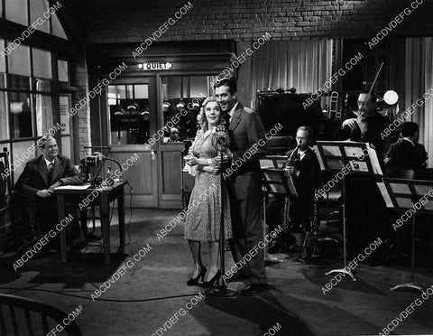 Alice Faye John Payne film The Great American Broadcast 2159-12
