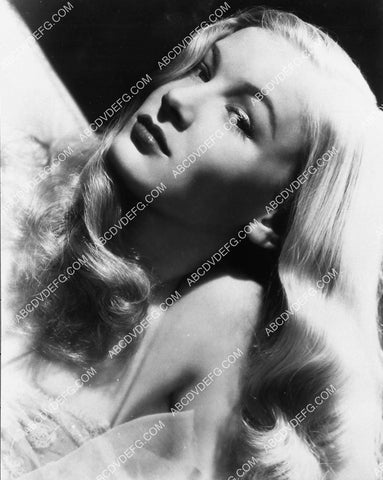 gorgeous Veronica Lake portrait 2159-25