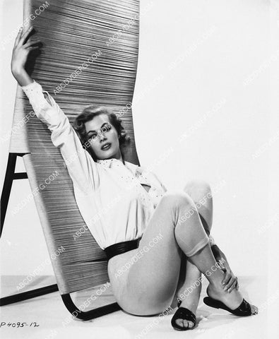 gorgeous Anita Ekberg portrait 2162-29