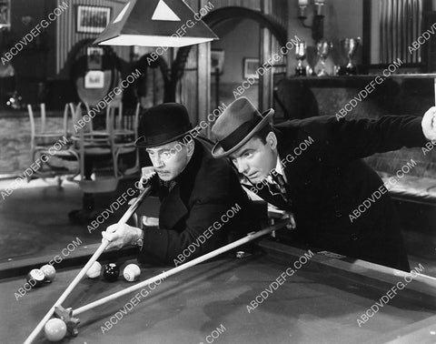 Roland Young Pat O'Brien playing a game of pool 2169-16