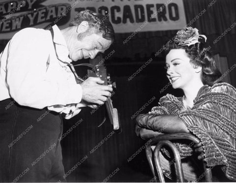 Joe E. Brown Kathryn Grayson behind the scenes Showboat 2177-05