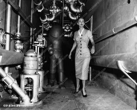 Joan Taylor and Robot behind the scenes Earth vs The Flying Saucers 2198-11