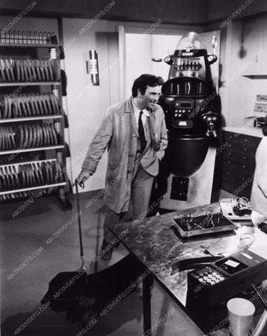 Robby the Robot in TV show Columbo Peter Falk Mind Over Mayhem 2234-27
