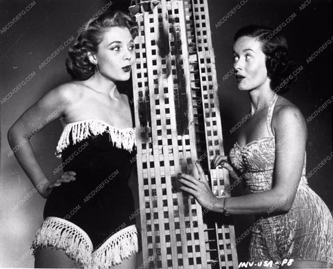 Noel Neill Peggie Castle in swimsuits miniature sets Invasion USA 2241-08