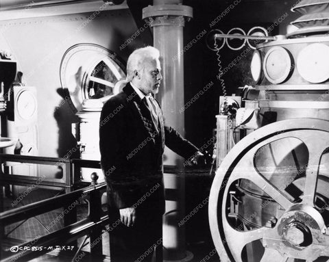 Herbert Lom as Captain Nemo sci-fi film Mysterious Island 2310-30