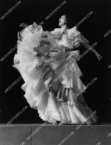 Eleanor Powell dancing away 2334-16