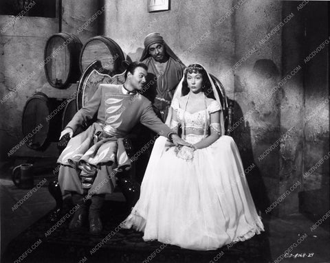 Gloria Grahame Turhan Bey film Prisoners of the Casbah 2339-06