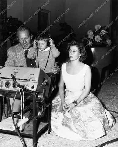 candid Hollywood Gloria Grahame & son & husband? W sound equip 2339-14