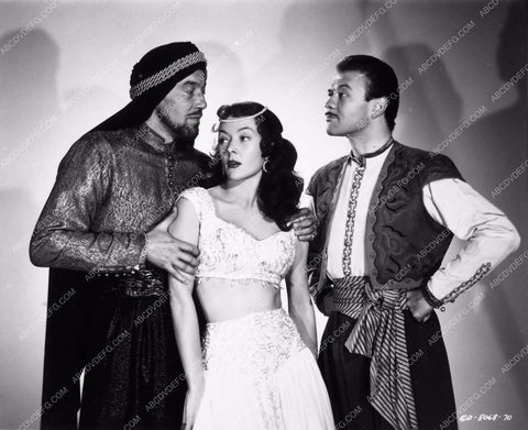 Gloria Grahame Turhan Bey film Prisoners of the Casbah 2339-15
