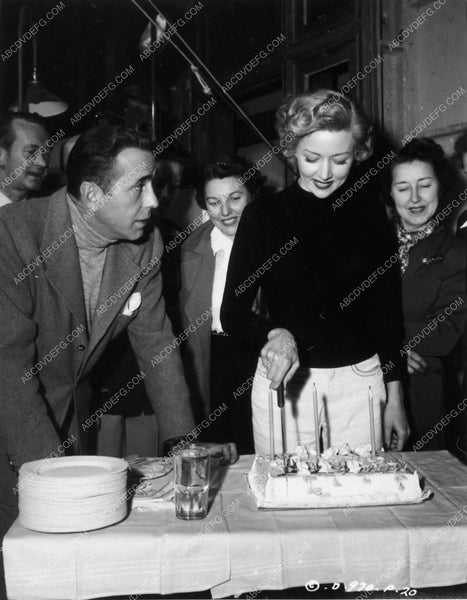 fantastic candid Humphrey Bogart Gloria Grahame birthday cake behind t ...