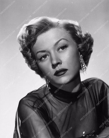 Gloria Grahame beautiful portrait 2340-05