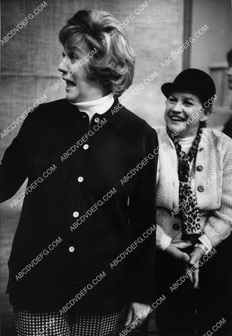 Patti & Maxine Andrews Sisters live stage play Over Here 2343-25