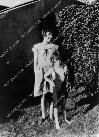 Judy Garland at 5.5 years old w sister Virginia 2351-20