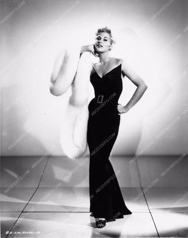 Kim Novak portrait in black dress and white fur 2412-16