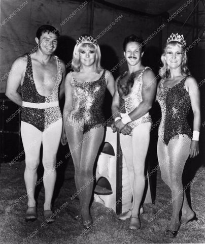 Kim Novak and circus The Flying Hillarys 2412-26