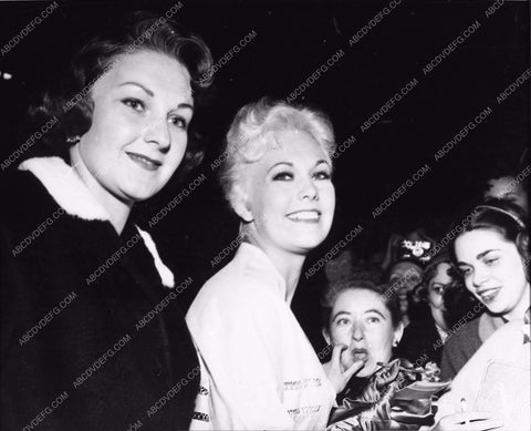 candid Kim Novak and sister Arlene out on the town 2412-29