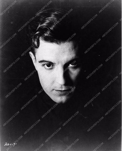 stylish Ramon Novarro portrait 2536-14