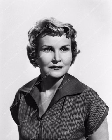 Eve McVeagh portrait 2614-30