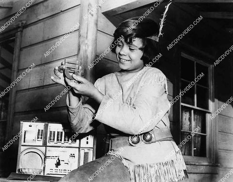 candid Robert Blake playing w his new science and chemistry set behind the scenes 2704-18