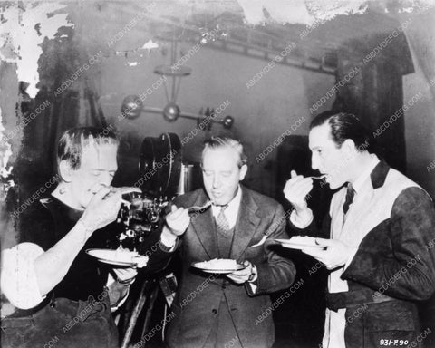 Igor from Son of Frankenstein gets a haircut Bela Lugosi and Jack Pierce 2707-23