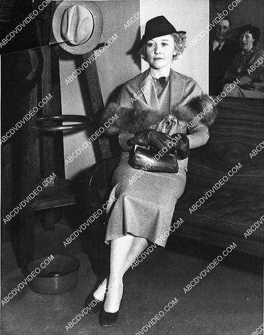 news photo Betty Compson in court for divorce case 2708-17