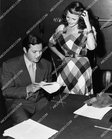 candid Orson Welles & Rita Hayworth 2713-9