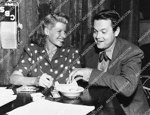 candid Rita Hayworth Orson Welles having a good time 2714-34