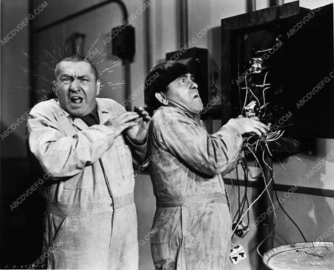3 Stooges Curly Moe fixing the electricity 2717-08