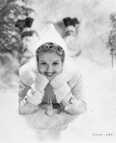 Betty Grable cute as snow bunny portrait 2719-14