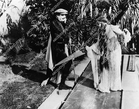 Lew Cody Gloria Swanson playing around outdoor sets silent film Don't Change Your Husband 2729-4
