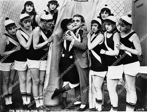 Bobby Vernon Gloria Swanson Phyllis Haver & bathing beauties silent film Whose Baby 2729-7