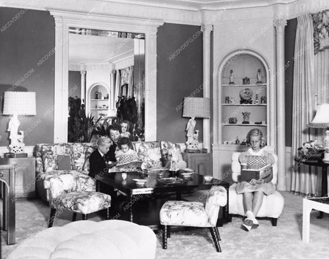 Joan Crawford and family 2800-07