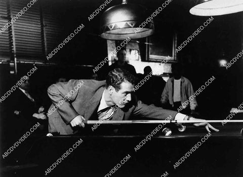 2959-016 Paul Newman lining up his shot at pool table film The Hustler 2959-016