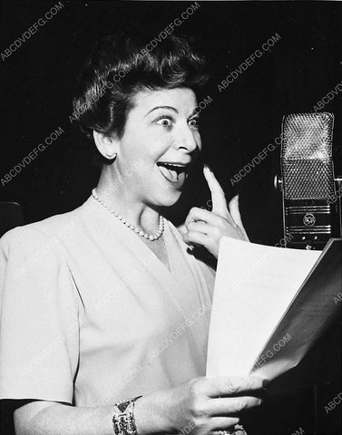 Fanny Brice does radio broadcast 2988-12