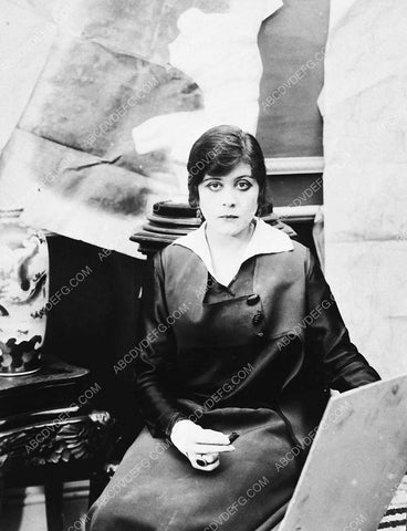 silent film vamp Theda Bara portrait 2988-16