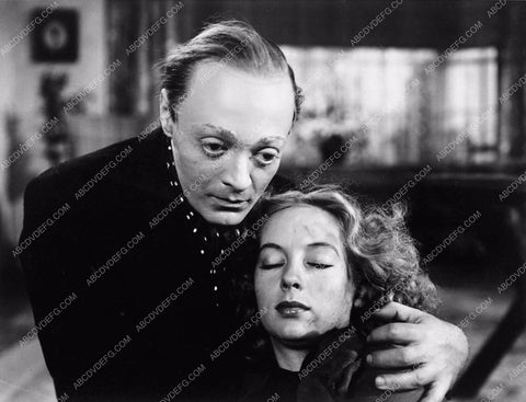 Peter Lorre Evelyn Keyes film noir The Face Behind the Mask 3021-17