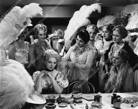 Luise Rainer and the girls film The Great Ziegfeld 3037-30