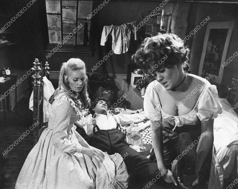 Veronica Carlson Barbara Ewing film Dracula Has Risen from the Grave 3063-18